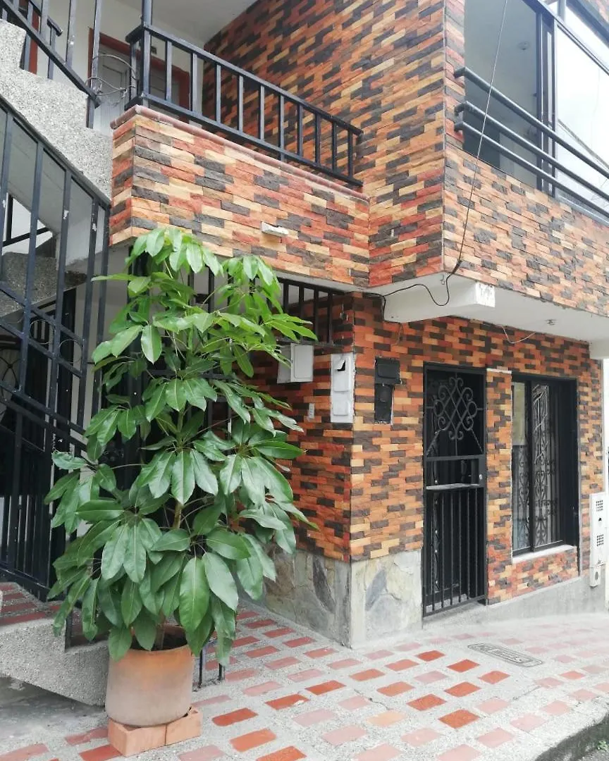Homestay Casa De Alojamiento Las Guacamayas Medellin Colombia