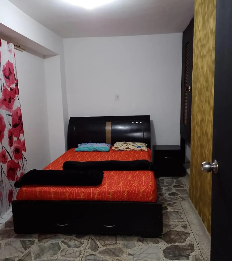 Homestay Casa De Alojamiento Las Guacamayas Medellin